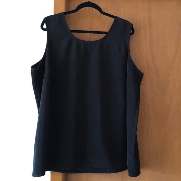 ⭐️Soft Black Tank Top Plus Size🌷 - Picture 4 of 5